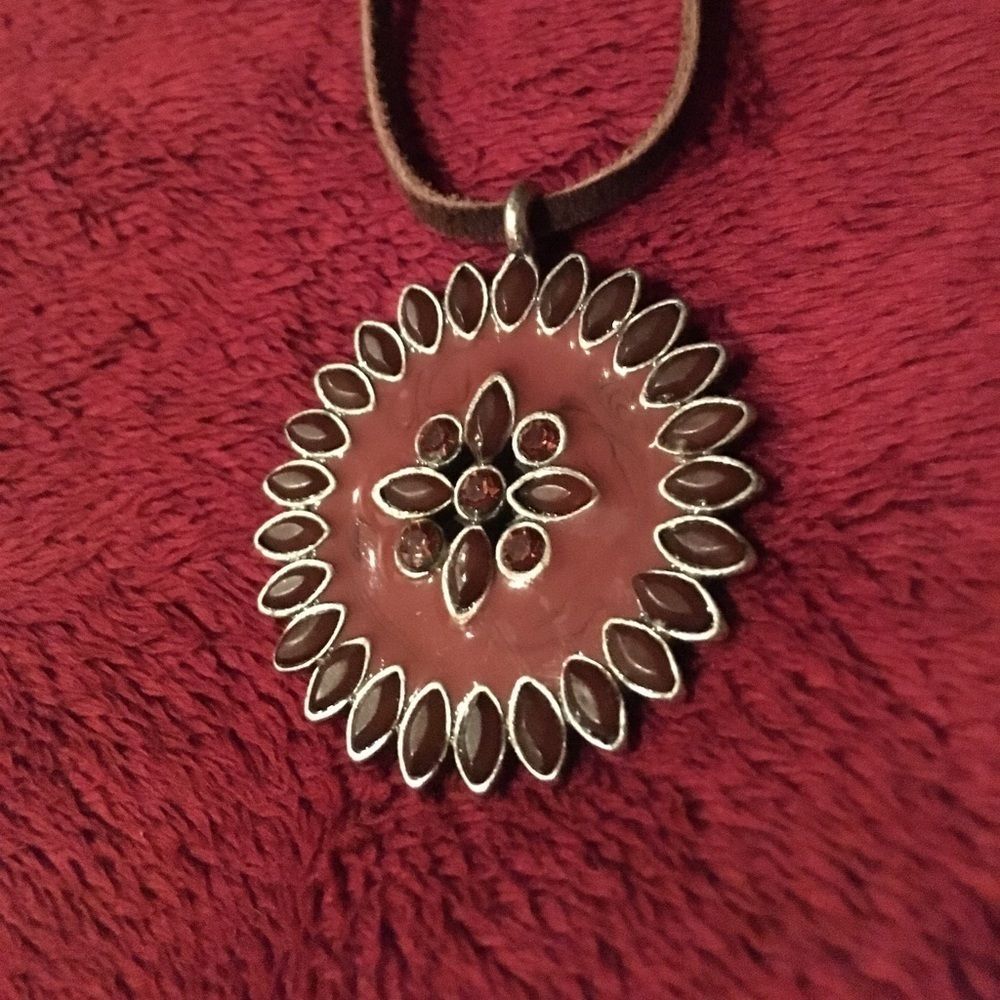 🛍 Necklace